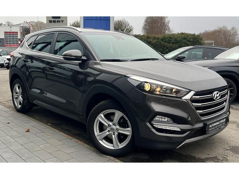 Gebraucht Hyundai Tucson Style 141 PS (103 kW) 2016 Braun SUV