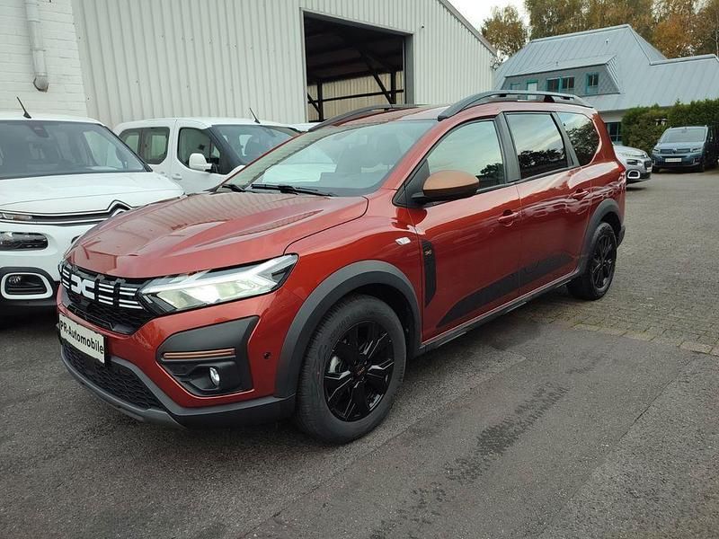 Braun Gebraucht 2023 Dacia Jogger Extreme Van / Kleinbus | 22.999 € (Fairer Preis) - Bild 1/4