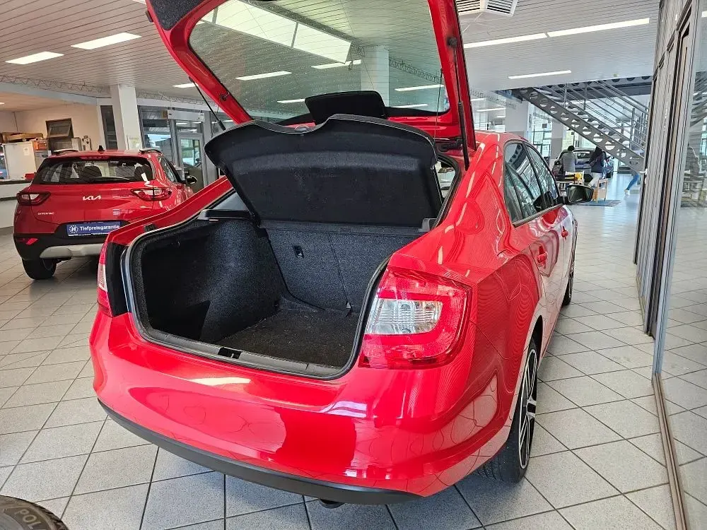 Gebraucht Skoda Rapid Ambition 105 PS (77 kW) 2014 Rot Kleinwagen