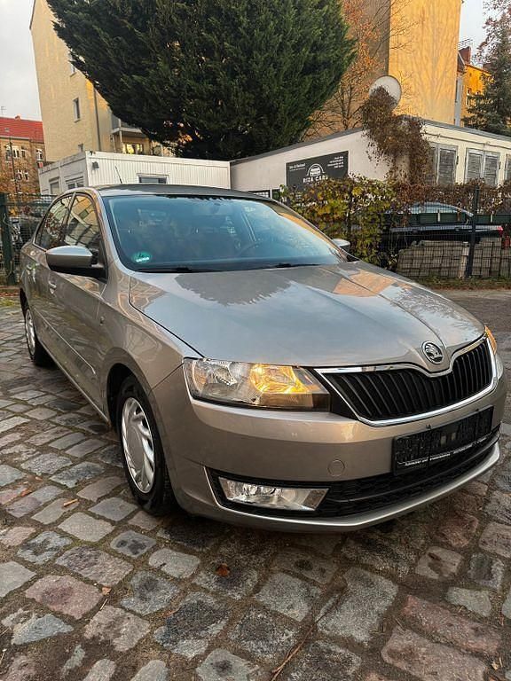 Beige Gebraucht 2012 Skoda Rapid Ambition Limousine | 3.999 € (Fairer Preis) - Bild 1/4