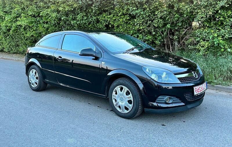 Schwarz Gebraucht 2010 Opel Astra GTC Innovation Coupé | 2.790 € (Superpreis) - Bild 1/4