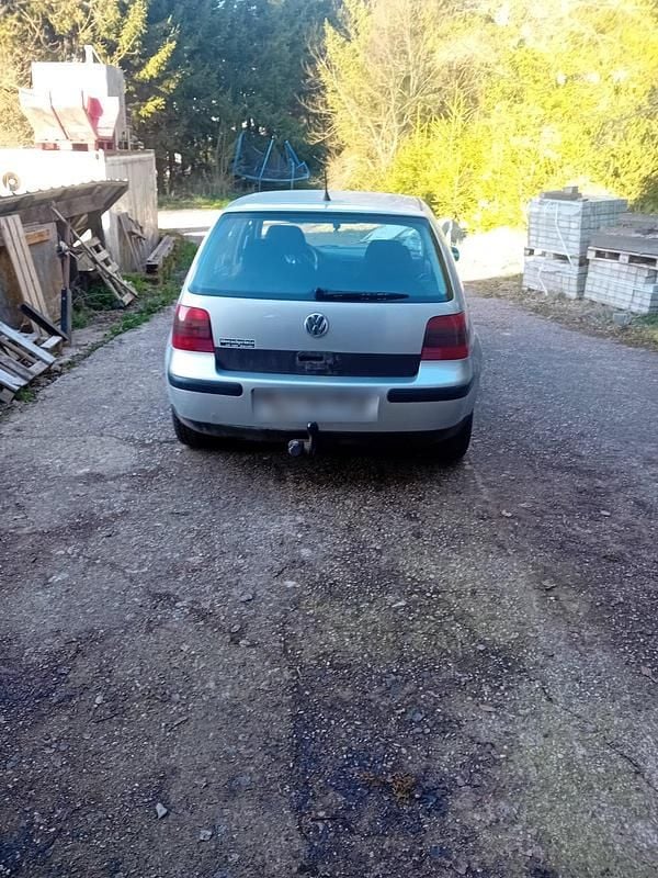 Gebraucht VW Golf IV 75 PS (55 kW) 2001 Silber Kleinwagen