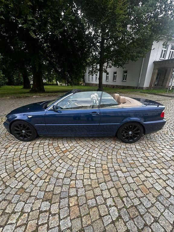 Blau Gebraucht 2005 BMW 330 Cabriolet Exclusive Cabrio | 9.900 € (Superpreis) - Bild 1/4