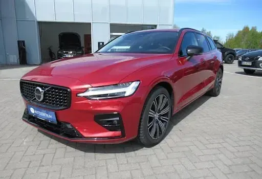 Gebraucht Volvo V60 Plus 197 PS (144 kW) 2025 Rot Kombi