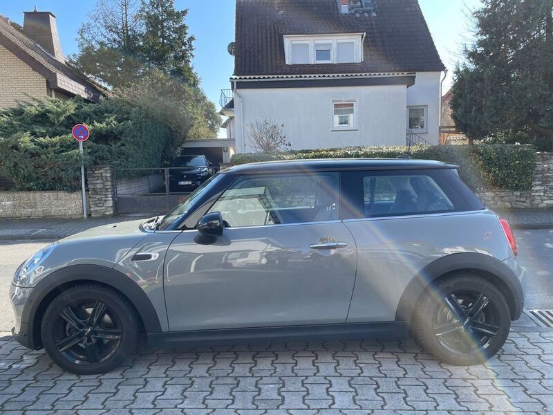 Grau Gebraucht 2019 Mini Cooper Kleinwagen | 17.900 € (Fairer Preis) - Bild 1/4