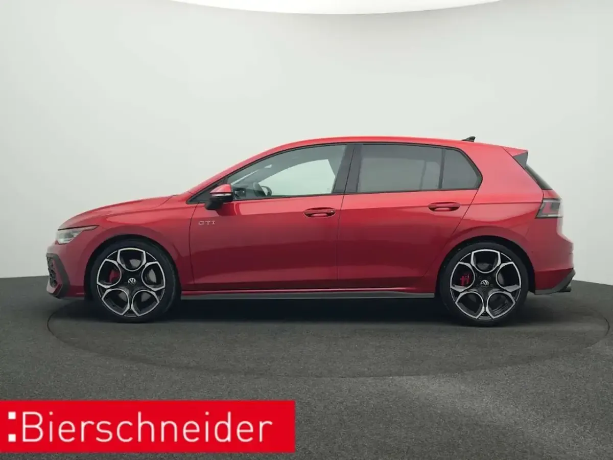 Gebraucht VW Golf VIII GTI 265 PS (194 kW) 2024 Kings red Limousine