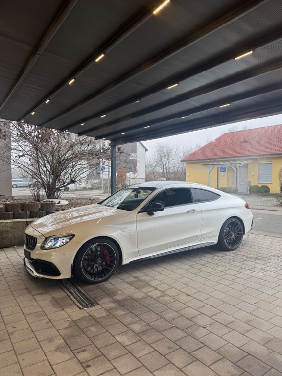 Weiß Gebraucht 2019 Mercedes C63S AMG AMG | 67.999 € (Fairer Preis) - Bild 1/4