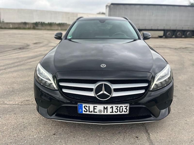 Schwarz Gebraucht 2019 Mercedes C220 Kombi | 15.999 € (Superpreis) - Bild 1/4