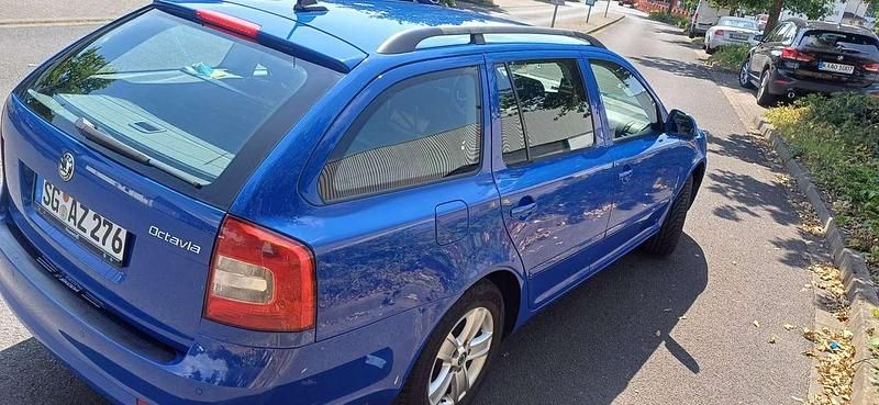Gebraucht Skoda Octavia Classic 80 PS (58 kW) 2010 Blau Kombi