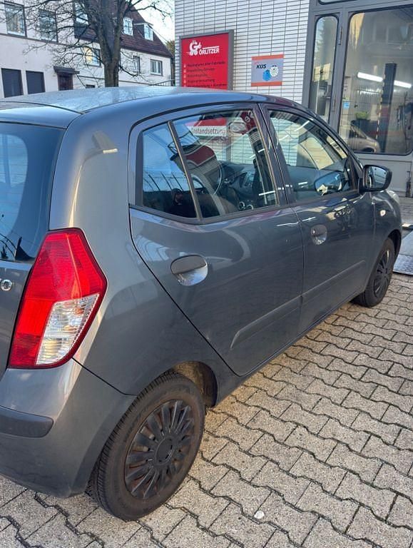 Gebraucht Hyundai i10 67 PS (49 kW) 2009 Grau Kleinwagen