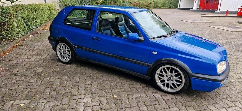 Blau Gebraucht 1994 VW Golf III Conceptline Kleinwagen | 2.000 € - Bild 1/4