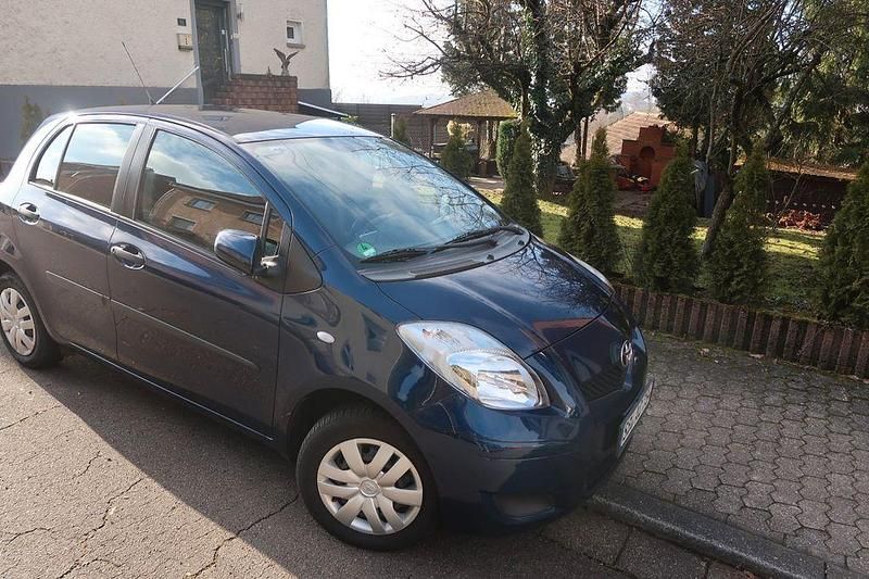 Gebraucht Toyota Yaris 69 PS (50 kW) 2009 Blau Limousine