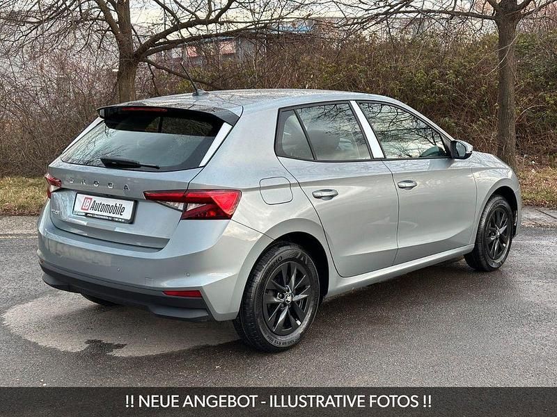 Neu Skoda 105 95 PS (69 kW) 2026 Silber Limousine
