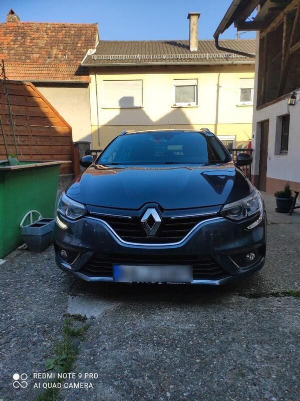 Grau Gebraucht 2018 Renault Mégane GrandTour LIMITED Kombi | 9.800 € (Superpreis) - Bild 1/4