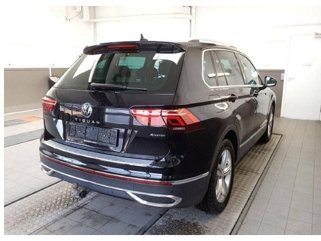 Gebraucht VW Tiguan Elegance 200 PS (147 kW) 2021 Deep black perleffekt SUV