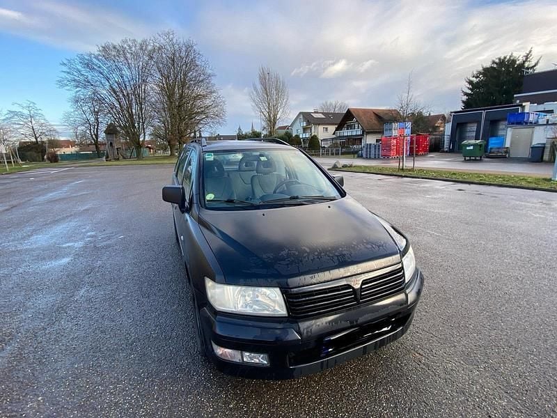 Gebraucht Mitsubishi Space Wagon 150 PS (110 kW) 2003 Schwarz Van / Kleinbus