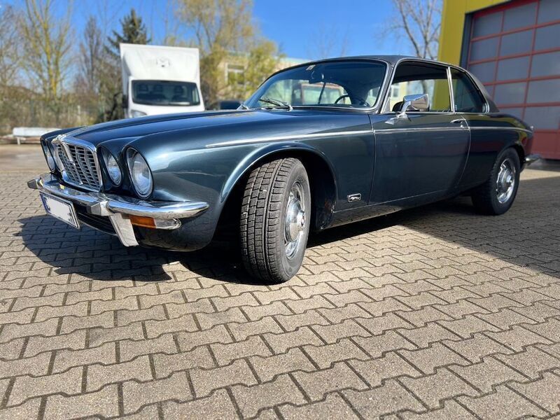 Gebraucht Jaguar XJ12 287 PS (211 kW) 1976 Blau Limousine