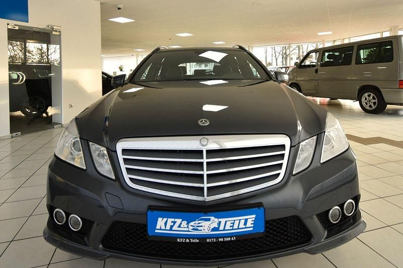 Gebraucht Mercedes E200 184 PS (135 kW) 2010 Grau Kombi