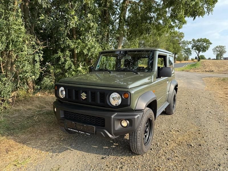 Grün Gebraucht 2019 Suzuki Jimny Comfort SUV | 25.900 € (Guter Preis) - Bild 1/4