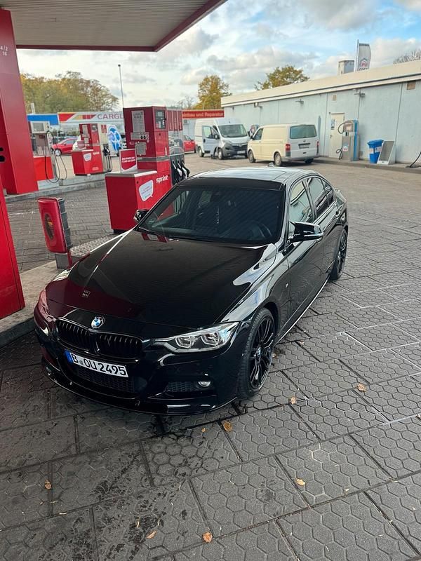 Schwarz Gebraucht 2018 BMW 320 M Sport Limousine | 20.000 € (Teuer) - Bild 1/4