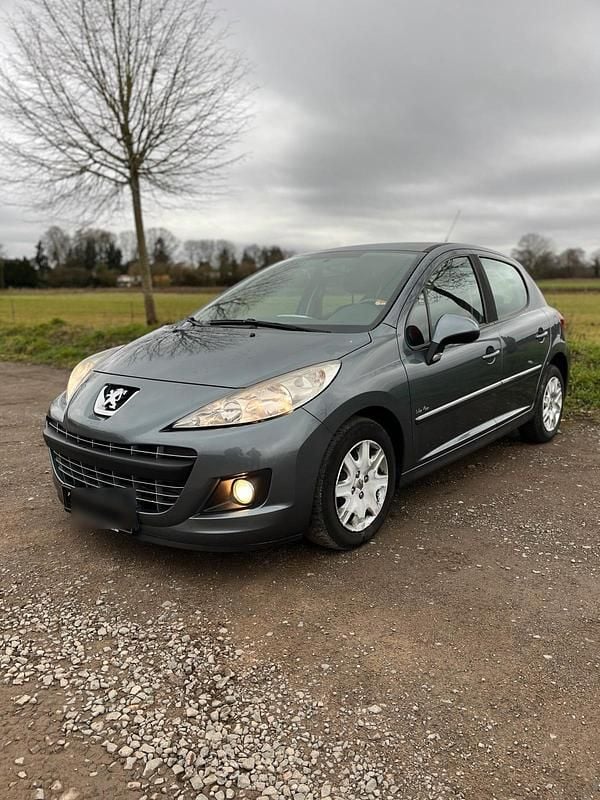 Grau Gebraucht 2011 Peugeot 207 Urban Move Kleinwagen | 2.750 € (Fairer Preis) - Bild 1/4