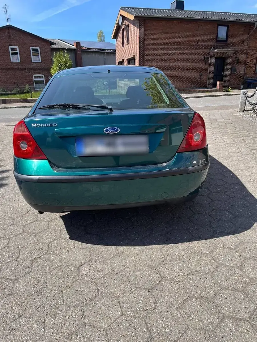 Gebraucht Ford Mondeo 238 PS (175 kW) 2026 Grün Limousine