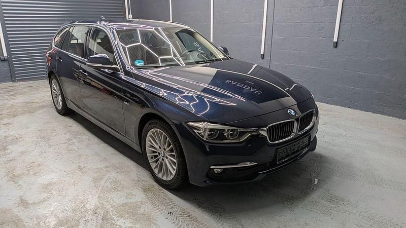 Blau Gebraucht 2016 BMW 318 Luxury Line Kombi | 9.790 € (Guter Preis) - Bild 1/4