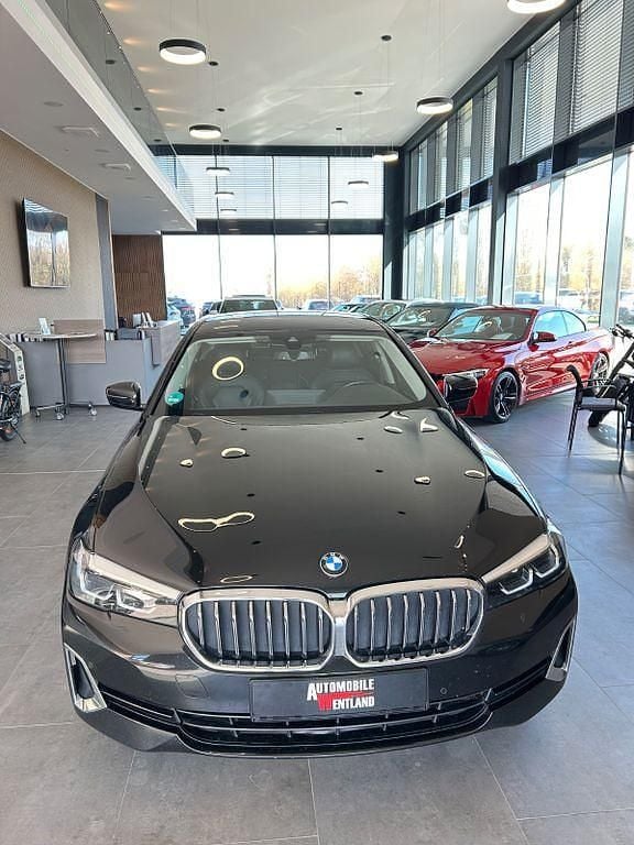 Gebraucht BMW 520 Luxury Line 190 PS (139 kW) 2023 Schwarz Limousine