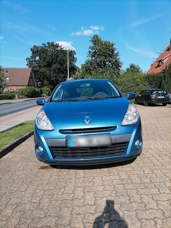 Blau Gebraucht 2011 Renault Clio II Expression Kleinwagen | 2.550 € (Fairer Preis) - Bild 1/4