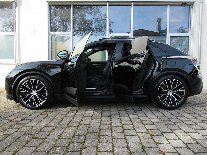 Schwarz Gebraucht 2025 Porsche Macan SUV | 92.950 € (Superpreis) - Bild 1/4