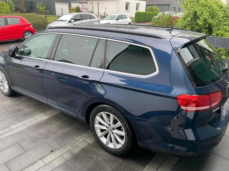 Gebraucht VW Passat 150 PS (110 kW) 2016 Blau Kombi