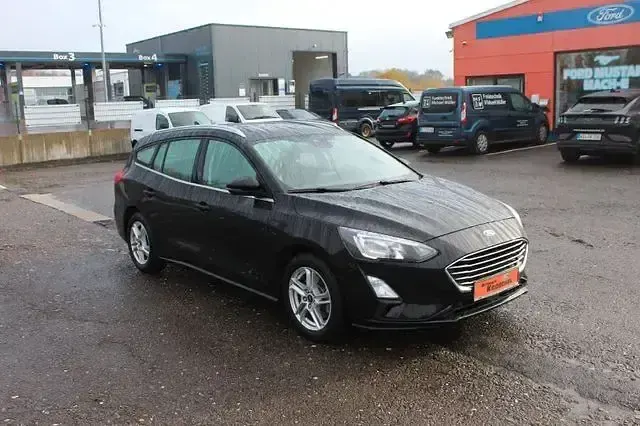 Gebraucht Ford Focus 120 PS (88 kW) 2020 Schwarz Limousine