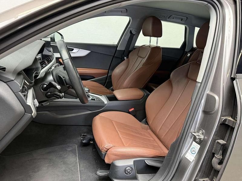 Gebraucht Audi A4 Advanced 163 PS (119 kW) 2021 Terragrau Kombi