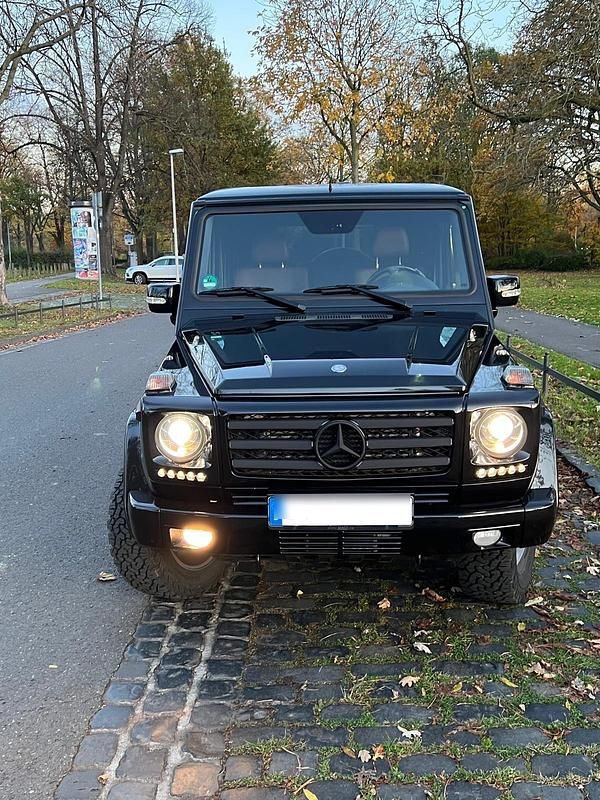 Schwarz Gebraucht 2012 Mercedes G350 SUV | 57.500 € - Bild 1/4
