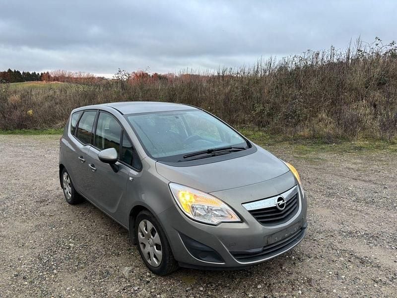 Gebraucht Opel Meriva Edition 120 PS (88 kW) 2010 Braun Van / Kleinbus