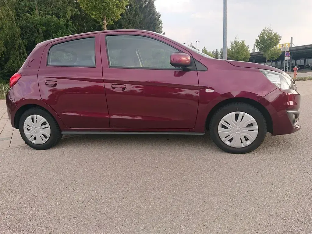 Gebraucht Mitsubishi Space Star Diamant Edition 71 PS (52 kW) 2017 Rot Kleinwagen