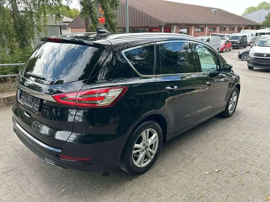 Gebraucht Ford S-MAX Titanium 190 PS (139 kW) 2020 Schwarz Van / Kleinbus