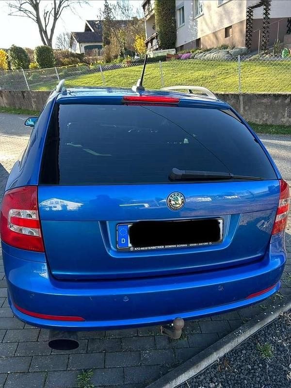 Używany Skoda Octavia RS 196 KM (144 kW) 2011 Niebieski Kombi