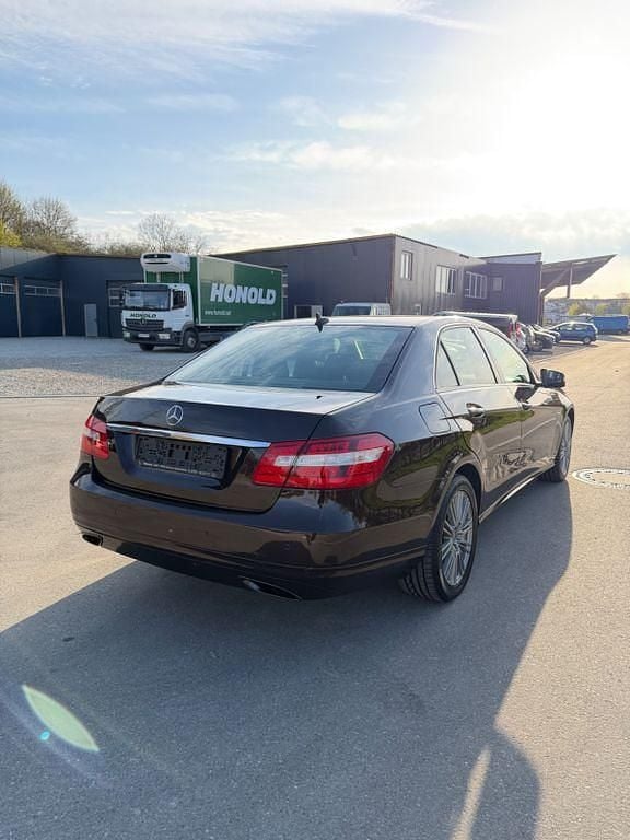 Gebraucht Mercedes 220 170 PS (125 kW) 2010 Braun Limousine