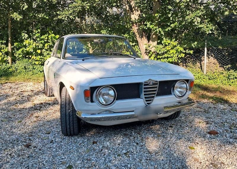 Weiß Gebraucht 1969 Alfa Romeo GT Coupé | 32.900 € - Bild 1/3