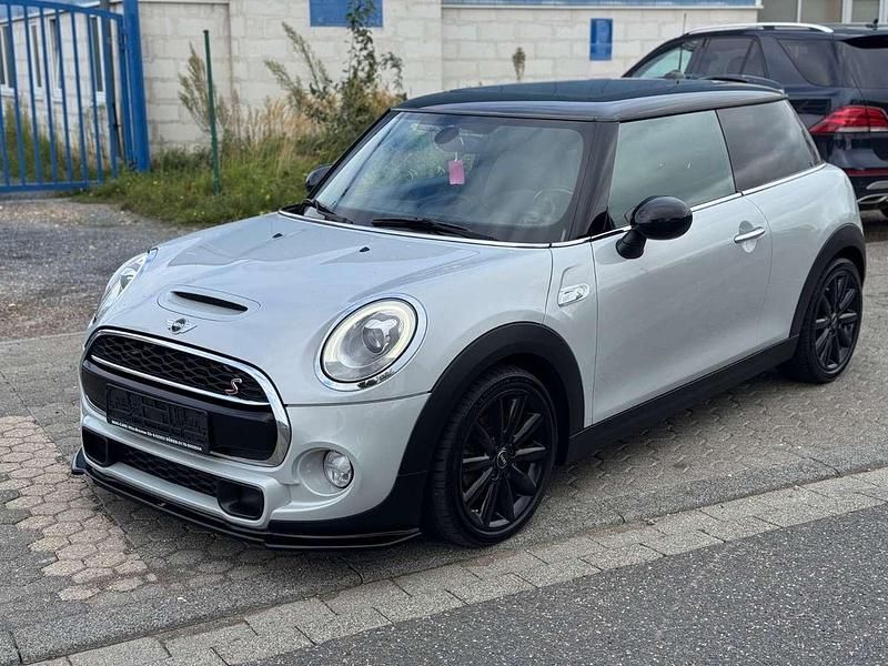 White silver metallic Gebraucht 2016 Mini Cooper SD Kleinwagen | 8.990 € (Fairer Preis) - Bild 1/4