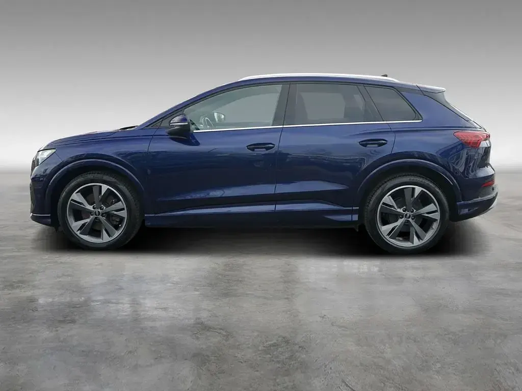 Second-hand Audi Q4 e-tron Basis 219 kW (299 CP) 2022 Albastru SUV