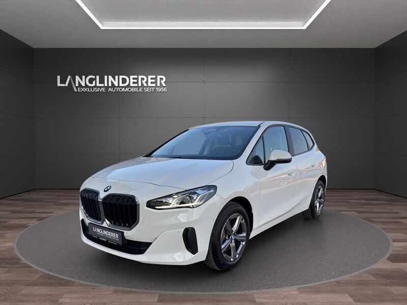 Alpinweiss iii Gebraucht 2024 BMW 216 Active Tourer Van / Kleinbus | 26.900 € (Fairer Preis) - Bild 1/4