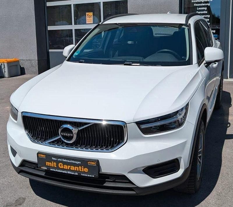 Weiß Gebraucht 2018 Volvo XC40 SUV | 19.300 € (Fairer Preis) - Bild 1/4