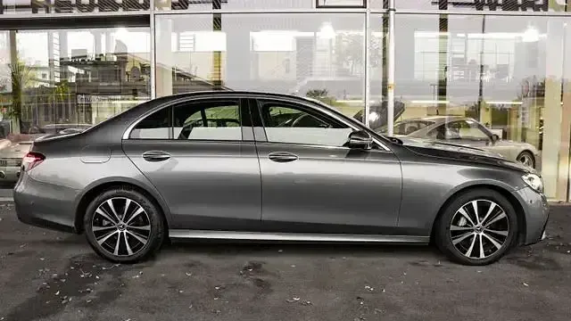 Gebraucht Mercedes E400 AMG 330 PS (242 kW) 2022 Grau Limousine