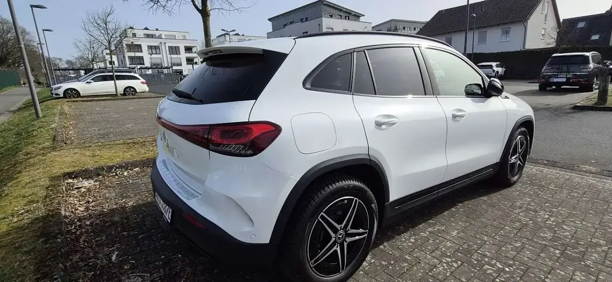 Gebraucht Mercedes EQA250 AMG line 139 kW (190 PS) 2022 Weiß SUV