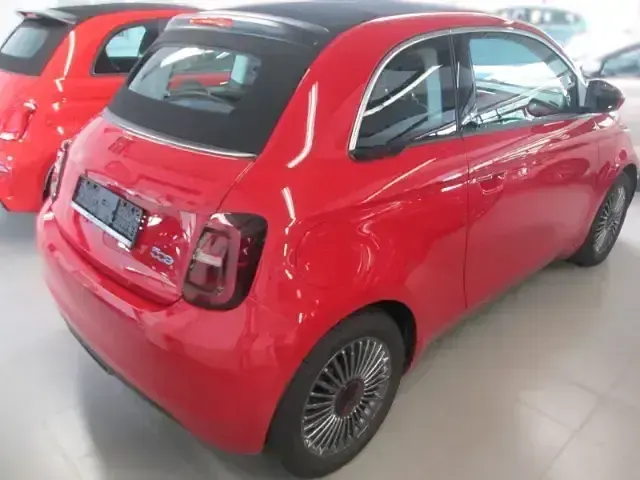 Gebraucht Fiat 500e Red 86 kW (118 PS) 2022 Red vr111/a) (rot Cabrio