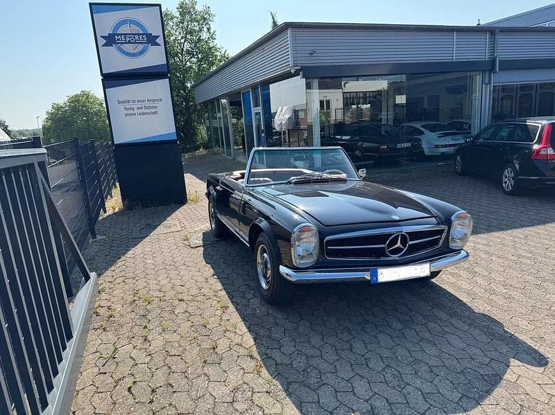 Gebraucht Mercedes 250 150 PS (110 kW) 1967 Blau Cabrio