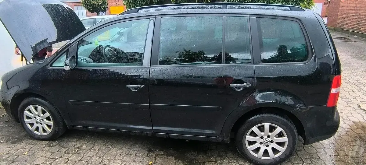 Gebraucht VW Touran 90 PS (66 kW) 2005 Schwarz Van / Kleinbus