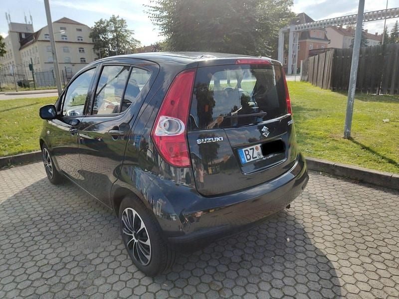 Gebraucht Suzuki Splash Comfort 86 PS (63 kW) 2009 Schwarz Kleinwagen